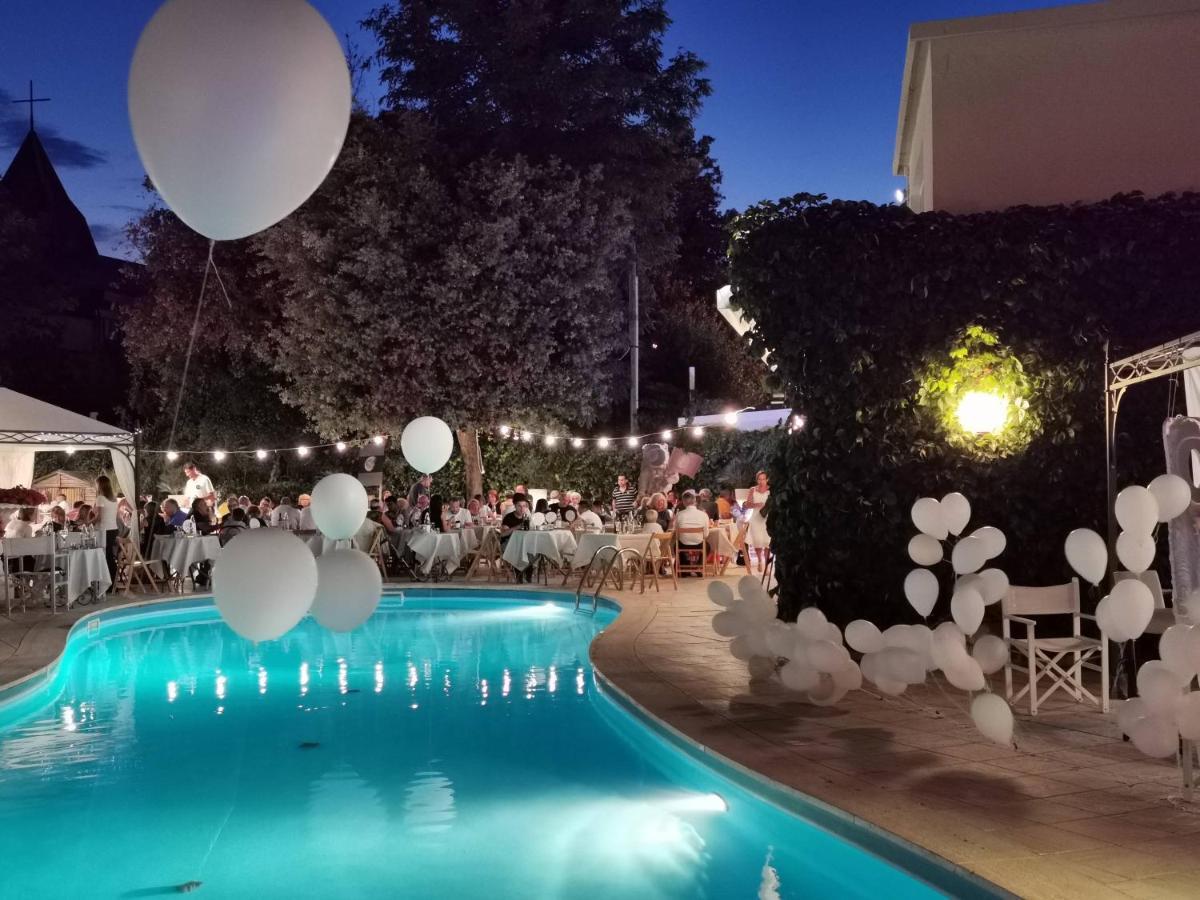 Villa Adriatica Ambienthotels Rimini Kültér fotó