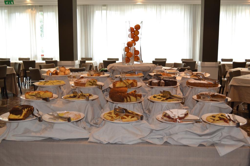 Villa Adriatica Ambienthotels Rimini Kültér fotó
